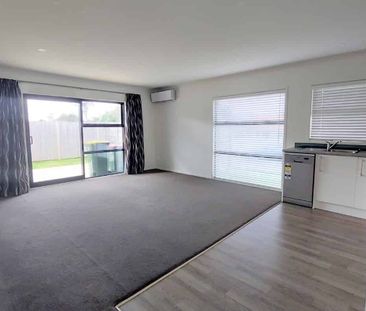 Stylish & Convenient - Photo 4