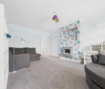 4 bedroom semi-detached house to rent - Photo 5