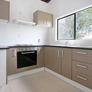 Spacious 3-Bedroom Home in Clendon Park - Photo 2