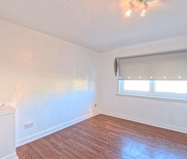 3 bedroom end of terrace house to rent - Photo 6