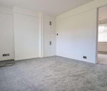 Queens Way, Ringwood, BH24 - Photo 1