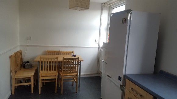 LARGE 4 BED CLOSE TO ARCHWAY - Photo 1