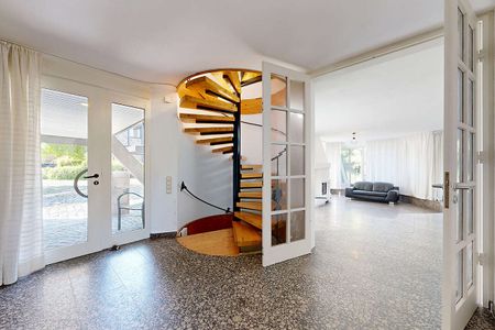 PHI AACHEN – Freistehende Villa mit Garage und schönem Garten in gefragter Lage von Laurensberg! - Photo 2