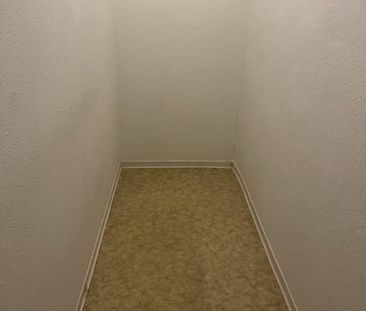 GroÃzÃ¼gige 3-Zimmerwohnung mit WohnkÃ¼che und zwei BÃ¤dern in zen... - Foto 2