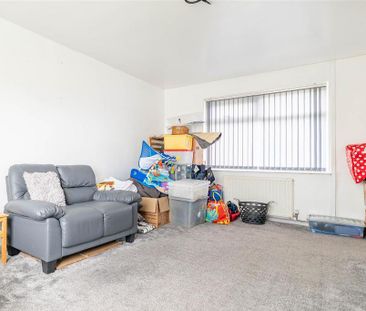 3 bedroom end of terrace house to rent - Photo 3