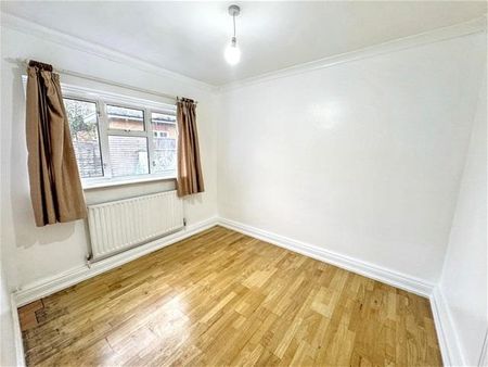 2 bedroom maisonette to rent - Photo 4