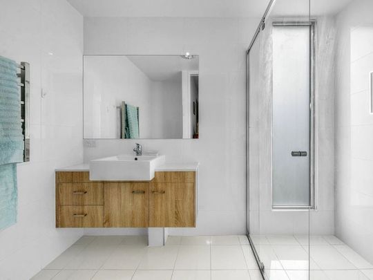 Modern 3-Bedroom Townhouse in Prime Morningside Location - Photo 1