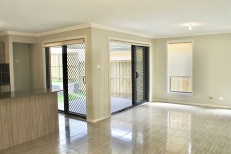 41 Adeline Crescent, Fletcher - Photo 2