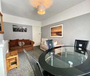 4 bedroom semi-detached house to rent - Photo 5