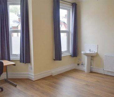 6 bedroom terraced house to rent - Photo 5