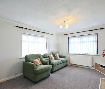 2 bedroom detached bungalow to rent - Photo 2