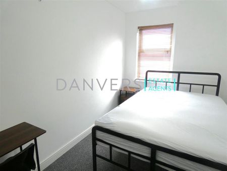 4 bedroom terraced house to rent - Photo 4