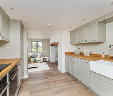 3 bedroom semi-detached house to rent - Photo 6