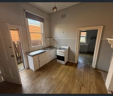 Charming 1-Bedroom Bed Sitter - Photo 5