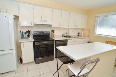 For Lease - 153 Maple Branch Path, Toronto, Ontario - Photo 4