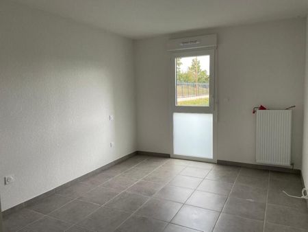 APPARTEMENT T3 64M - Photo 3