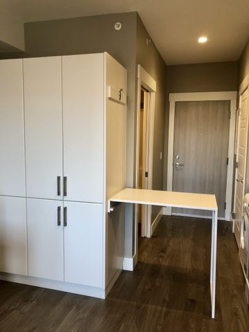 Cambridge House: Furnished Studio Suite - Photo 3