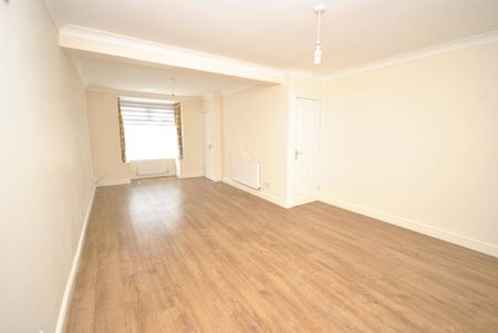 2 bedroom end of terrace house to rent - Photo 2