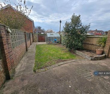 3 bedroom terraced house to rent - Photo 6