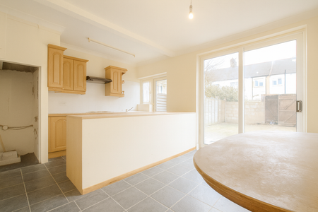 4 bedroom semi-detached house to rent - Photo 5