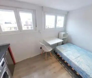 Piso de alquiler en Calle de Jesús y María, Embajadores - Lavapiés - Foto 1