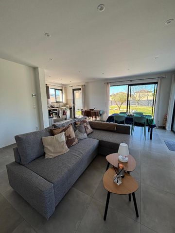 Location Maison 5 pièces 112m² CHABEUIL 26120 - Photo 4