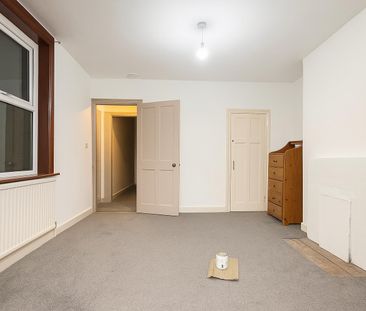 3 Bedroom House To Let - HP13 - Photo 4