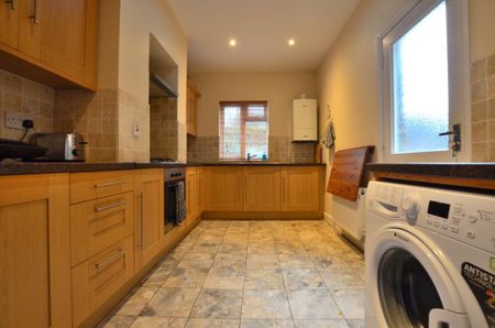 3 bedroom terraced house to rent - Photo 5