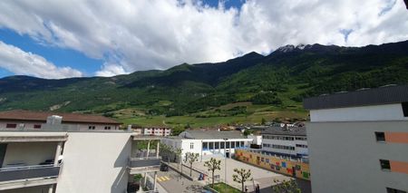 RENOVE - 3.5 pcs in attic and in front of the school with parking space - Photo 3