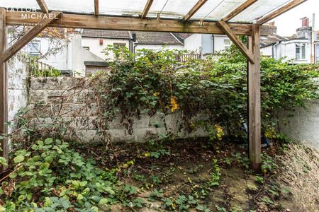 5 bedroom terraced house to rent - Photo 3