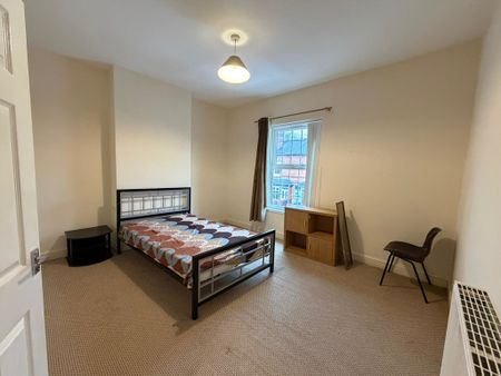 2 Bedroom Mid Terraced House For Rent - Photo 4