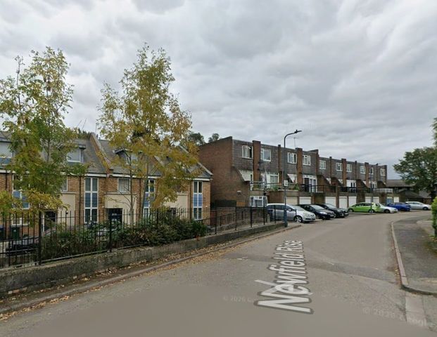 Studio Flat, Newfield Rise, NW2 - Photo 1
