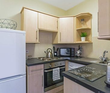 2 bedroom flat to rent - Photo 5