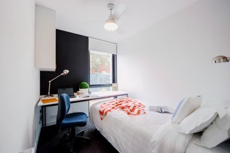 6 Bedroom Apartments - Photo 4