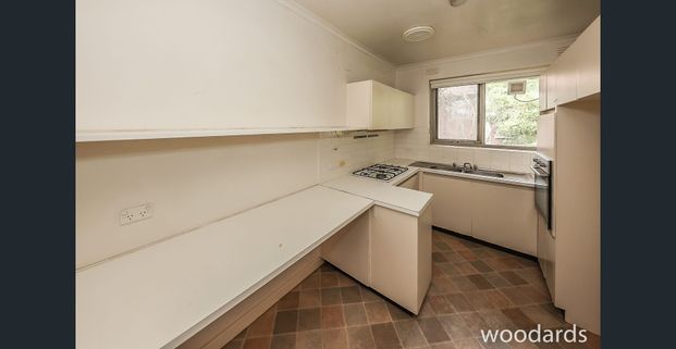 Spacious 2-bedroom apartment in prime location - Photo 1