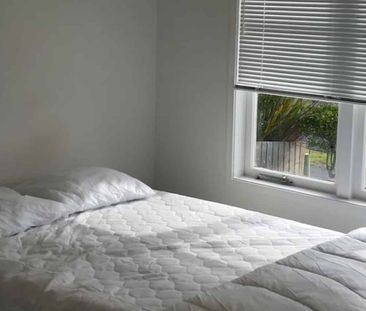 Fully Furnished Studio - Photo 2