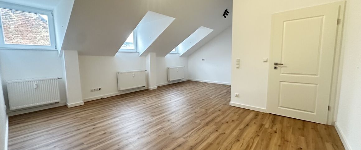 Kernsanierte 2-Zimmer-Wohnung im ruhigen Hinterhaus, zentral in Wiesbaden. - Foto 1