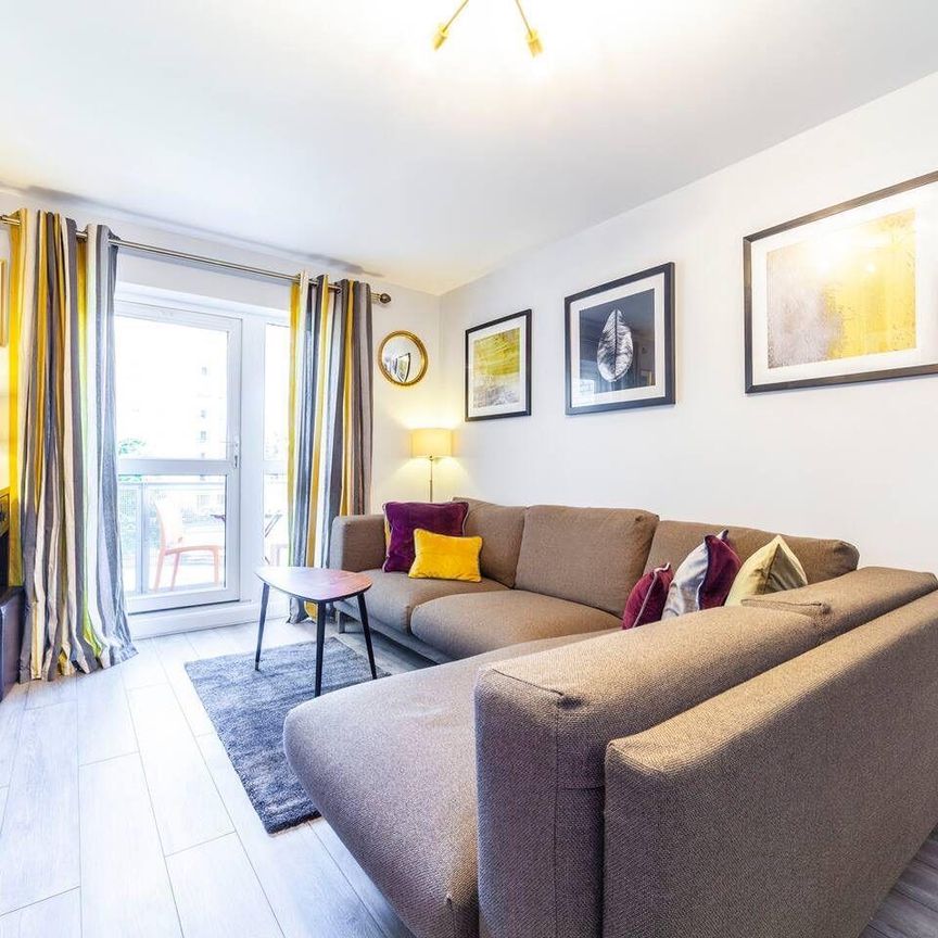 Westferry Road, London - Photo 1