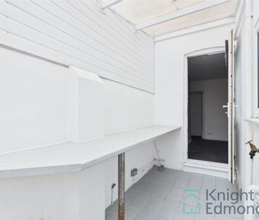 2 bed mid-terraced house to rent in Fox Street, Gillingham, ME7 - Photo 6