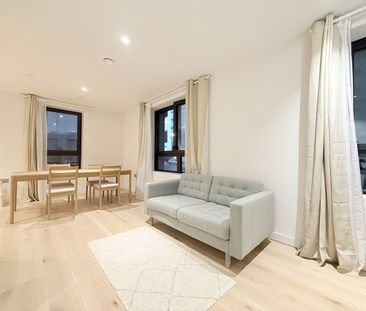 1 Bed Flat, Pilot Walk, SE10 - Photo 1