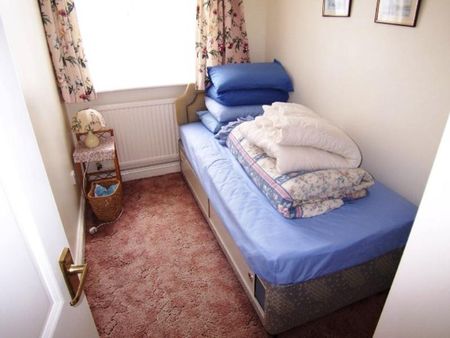 2 bedroom apartment to rent Catalina Drive, Poole, BH15 - Photo 2