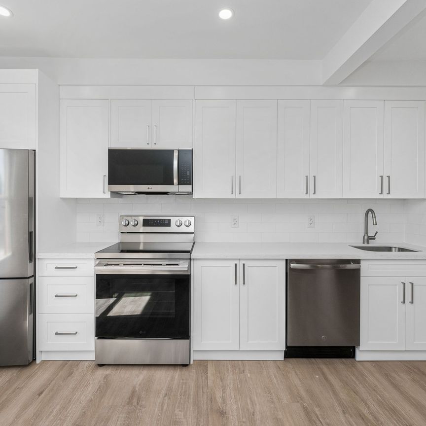 For Lease - 388 Wilson Street Unit# #2, Hamilton, Ontario - Photo 1