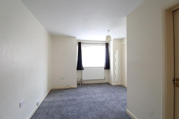 1 bedroom ground floor flat to rent - Photo 1