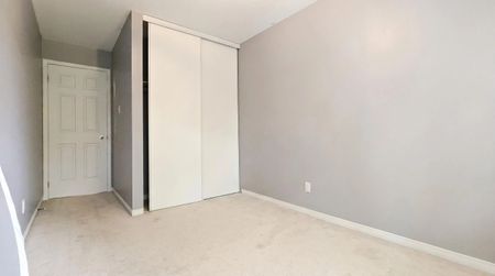 For Lease - 152 Thornbury Crescent, South of Baseline to Knoxdale, Ontario - Photo 2
