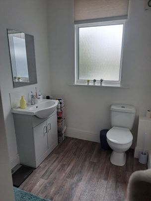 2 Bed Flat, Norbury Crescent, SW16 - Photo 1