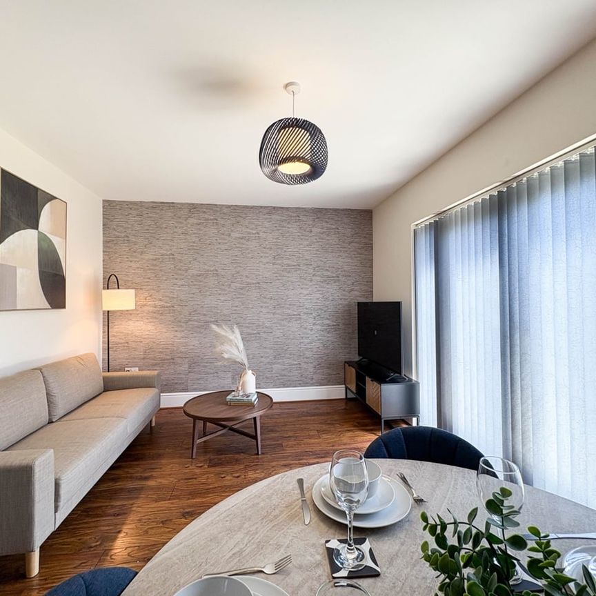 4 Bed Semi-Detached House, Edgewood Road, M9 - Photo 1