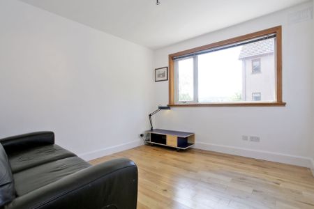 4 bedroom detached house to rent - Photo 2