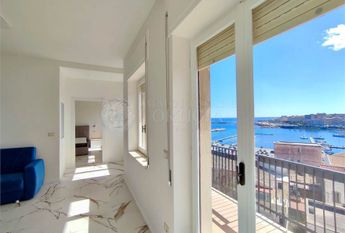 Appartamento con vista mare