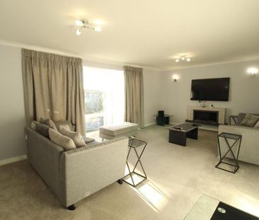 4 bedroom bungalow to rent - Photo 1