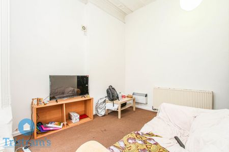 1 bed Apartment for Rent - Photo 2